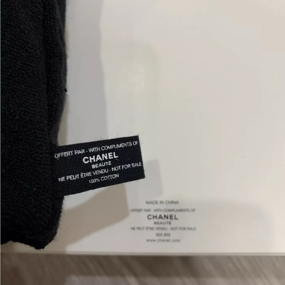 Authentic Chanel Beauté Black Cosmetic Bag GWP - Picture 5 of 5